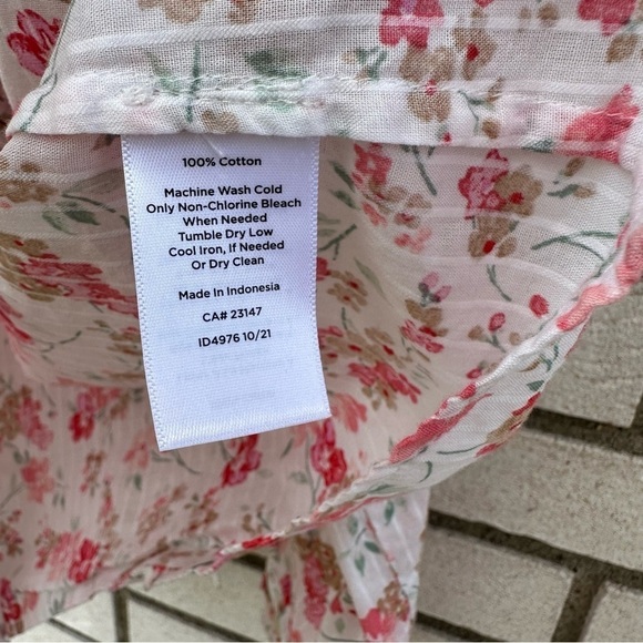 Talbots Petite Ruffle Pintuck Blouse MP White Pink Floral Cotton Cottagecore - Picture 7 of 10